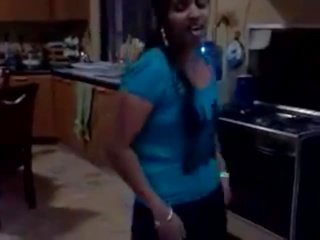 Splendid southindian senhora a dançar para tamil song e ex