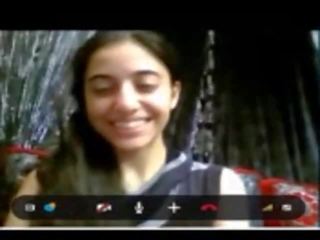 Séduisant indien ado clips son étroit chatte sur webcam