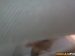 India tante makhluk watched oleh sebuah orang yang menikmati melihat seks