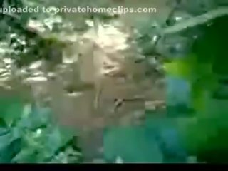 India ladki di hutan di luar wanita kacau keras www.xnidhicam.blogspot.com