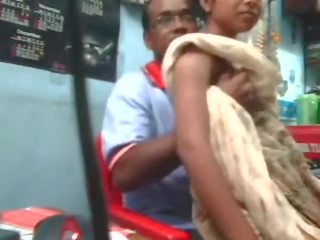 India desi señora follada por vecino tío dentro tienda