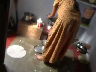 Indian servitoare sedusă de proprietar când nevasta nu acasă